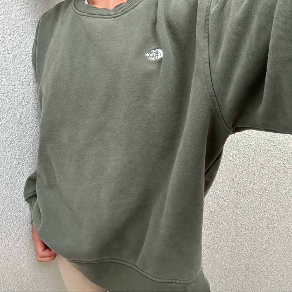 The north face green sweatshirt.